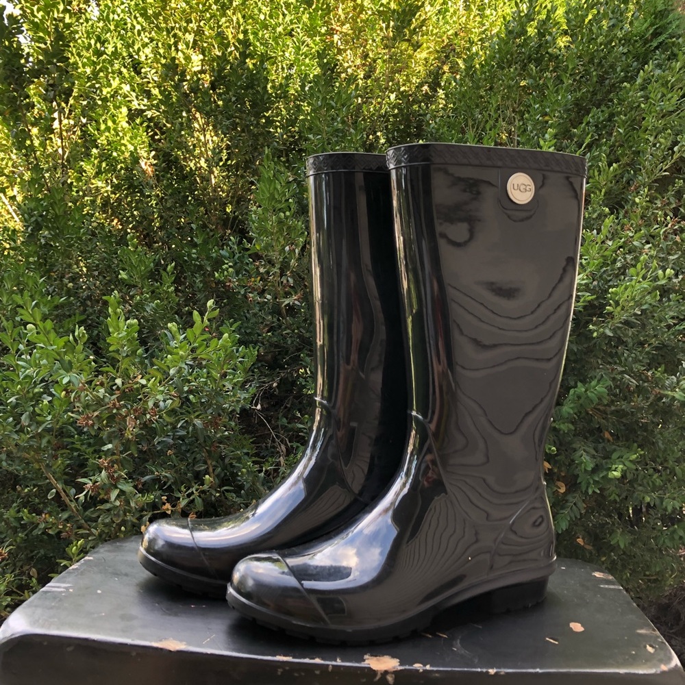 Ugg rain boots